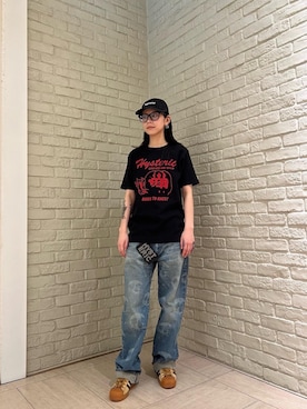 「HYSTERIC GLAMOUR（ヒステリックグラマー）のロゴスタッズ フラグメントケース（財布、ブラック系）」を使った、ゆうかさん（レディース・164cm）の春コーディネート