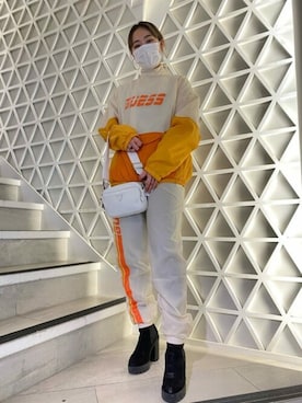 「ジム」｜「アイテム（ジャケット/アウター）」を使った、GUESS JAPANさん（レディース・162cm）の春コーディネート