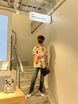 「Guess（ゲス）のアイテム（アクセサリー）」を使った、GUESS JAPANさん（レディース・174cm）の春コーディネート