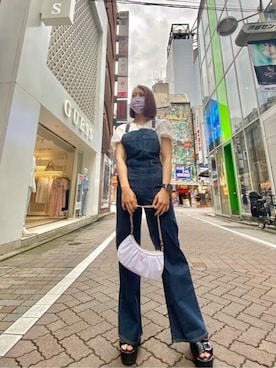 「キャンプ」｜「アイテム（オールインワン・サロペット）」を使った、GUESS JAPANさん（レディース・163cm）の夏コーディネート