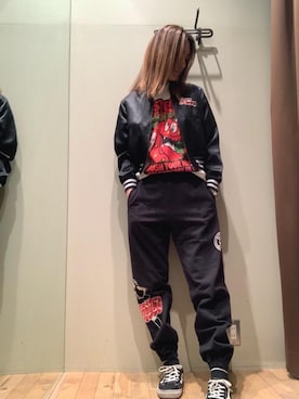 「バックプリント」｜「アイテム（ブルゾン）」を使った、kanaさん（レディース・172cm）の冬コーディネート