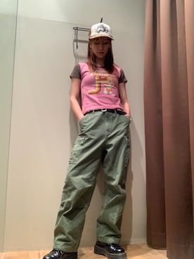 「HYSTERIC GLAMOUR（ヒステリックグラマー）の6ポケットカーゴパンツ（カーゴパンツ、グリーン系）」を使った、kanaさん（レディース・172cm）の夏コーディネート