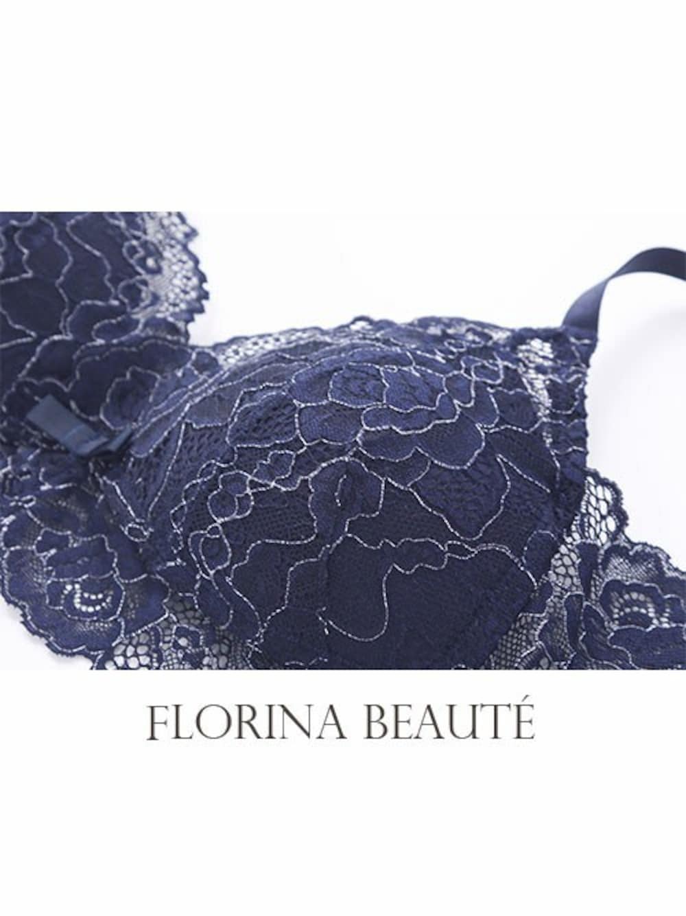 「ネイビー、休日スタイル、ショーツ、ランジェリー、セット、30代、ブラレット、40代、20代、カップ付き」｜「FLORINA BEAUTEの二浴染め ナチュラル 下厚シームレスカップ ブラレット＆ショーツセット（ブラ&ショーツ、ブルー系）」を使った、blooming FLORA　STAFFさん（レディース）の春コーディネートの1枚目の写真