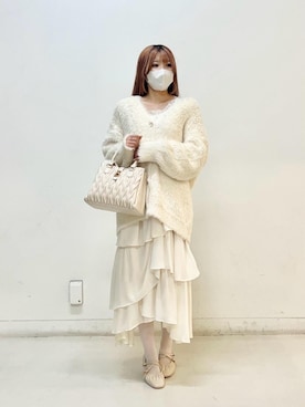 「MAJESTIC LEGON（マジェスティックレゴン）の【WEB限定XLサイズあり】レディギャザーストラップパンプス（パンプス、ホワイト系）」を使った、ふうかさん（レディース・156cm）の秋コーディネート