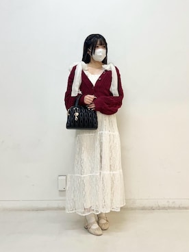 「MAJESTIC LEGON（マジェスティックレゴン）の【WEB限定XLサイズあり】レディギャザーストラップパンプス（パンプス、ホワイト系）」を使った、ふうかさん（レディース・156cm）の秋コーディネート
