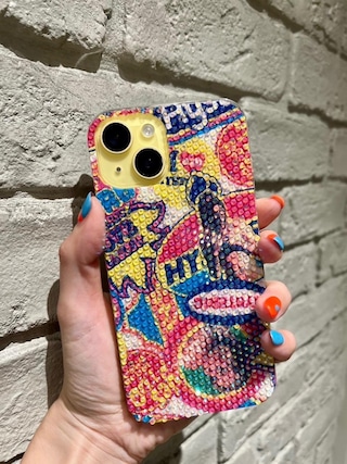 ヒスグラ・TYPICAL HYSTERIC柄 ラインストーンiPhoneカバー HYSTERIC GLAMOUR（ヒステリックグラマー）の「TYPICAL HYSTERIC