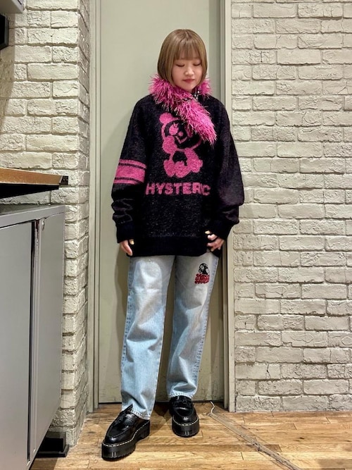 RT-93481ヒステリックグラマーPINEYちゃんフード付ニットバッチ付 HYSTERIC GLAMOUR（ヒステリックグラマー）の「HYSTERIC PANDAジャ