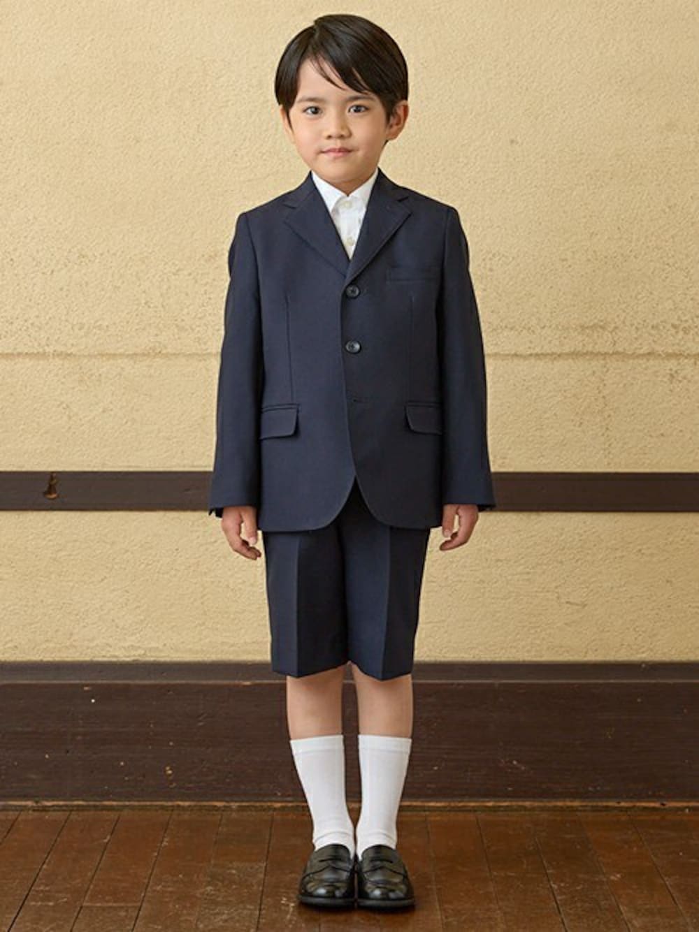 「ネイビー、フォーマル、面接、ミキハウス、およばれ、お受験、面接コーデ、男の子スーツ、お受験スーツ、面接　男の子」｜「MIKI HOUSEのウールサキソニー素材のスーツ（スーツセット、ブルー系）」を使った、mikihouse担当者3さん（キッズ・118cm）の秋コーディネートの1枚目の写真
