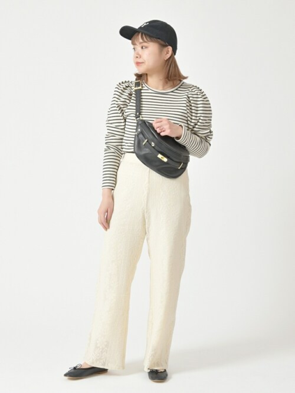 「ボーダー、ショルダーバッグ、レース、バレエシューズ、レースパンツ、ubyspickspan」｜「U by SPICK&SPANのクロシェパンツ◆（その他パンツ、ホワイト系）」を使った、karinさん（レディース・158cm）の春コーディネートの1枚目の写真