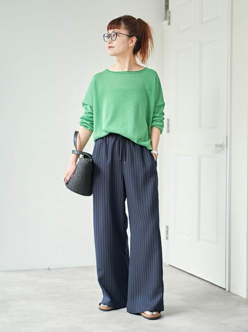 「ss、fashion、スピック＆スパン、WOMEN、Spick & Span(Spick & Span)」｜「Spick & Spanのペーパーヤーンボートネックニット（ニット/セーター、グリーン系）」を使った、RIKAさん（レディース・160cm）の春コーディネートの1枚目の写真
