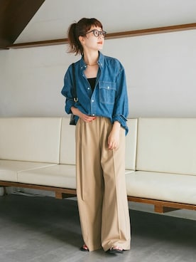 「アイテム（サンダル、ゴールド系）」を使った、RIKAさん（レディース・160cm）の秋コーディネート