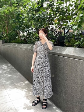 「LAGUNAMOON（ラグナムーン）のアイテム（ブレスレット）」を使った、藤井さん（レディース・166cm）の夏コーディネート