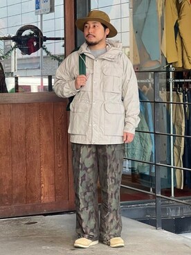 「アイテム（マウンテンパーカー、ホワイト系）」を使った、BEAMS PLUSさん（メンズ・168cm）の冬コーディネート