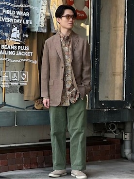 BEAMS PLUSさんの「ヘリンボーン ミリタリー トラウザーズ」を使ったコーディネート
