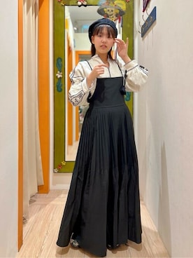 「刺繍」｜「アイテム（ジャンパースカート）」を使った、チチカカさん（レディース・156cm）の春コーディネート
