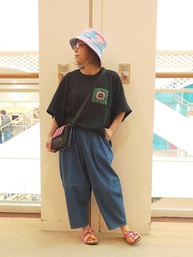 「チチカカ」｜「アイテム（サンダル）」を使った、チチカカさん（レディース・160cm）の春コーディネート