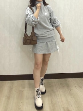 「韓国コーデ」｜「アイテム（スウェット）」を使った、emsexcite　/　エムズエキサイトさん（レディース・159cm）の秋コーディネート