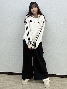 「韓国コーデ」｜「アイテム（スウェット）」を使った、emsexcite　/　エムズエキサイトさん（レディース・160cm）の秋コーディネート