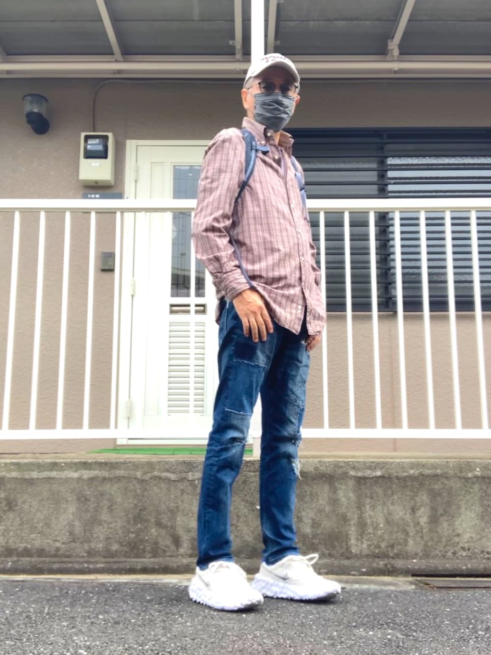 「ポールスミス、Paul Smith、パッチワークデニム、チェックシャツ、overbreak、スニーカー、オーバーブレイク、リュック、キャップ」｜「Paul Smith JEANSのアイテム（シャツ/ブラウス、ブラウン系）」を使った、HiRo🇺🇸さん（メンズ・178cm）の秋コーディネートの1枚目の写真