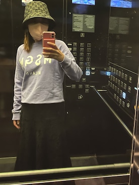 「MSGM（エムエスジーエム）のアイテム（スウェット）」を使った、Harukaさん（レディース・159cm）の秋コーディネート
