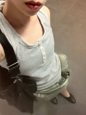「アイテム（タンクトップ）」を使った、りほさん（レディース・158cm）の秋コーディネート