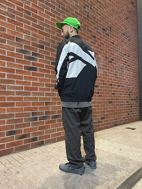 「Reebok（リーボック）のアイテム（ナイロンジャケット）」を使った、ryotaさん（メンズ・171cm）の秋コーディネート