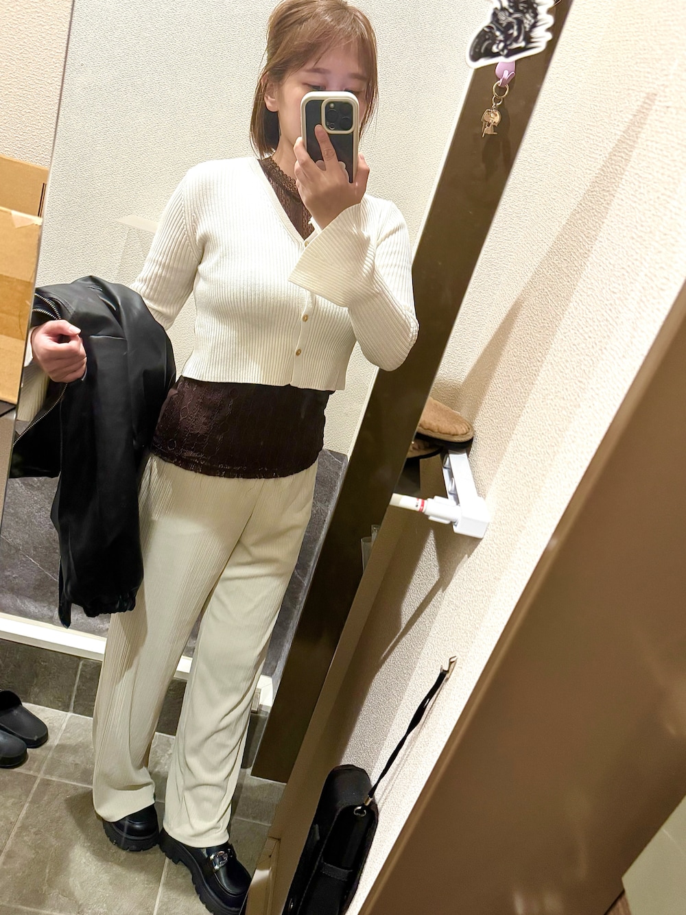 「GRLのGRL ホワイト カーディガン（カーディガン/ボレロ、ホワイト系）」を使った、putinchanさん（骨格ストレート・レディース・153cm）の春コーディネートの1枚目の写真