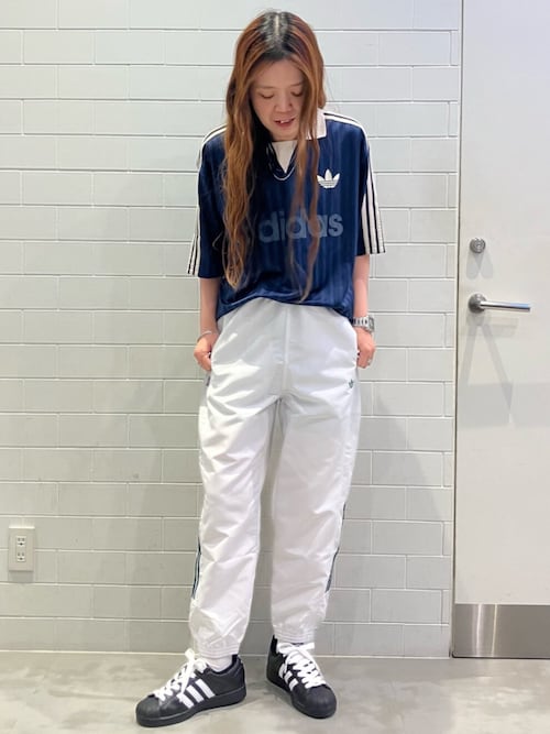 adidas トラックパンツ(ジェンダーニュートラル) ホワイト M adidas（アディダス）の「トラックパンツ（ジェンダー