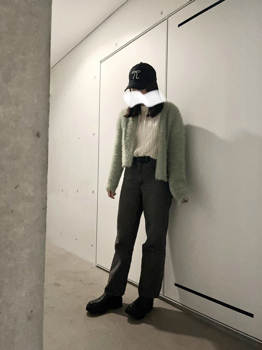 「FRED PERRYのアイテム（カーディガン/ボレロ、グリーン系）」を使った、cccさん（骨格ストレート・レディース・158cm）の秋コーディネートの1枚目の写真