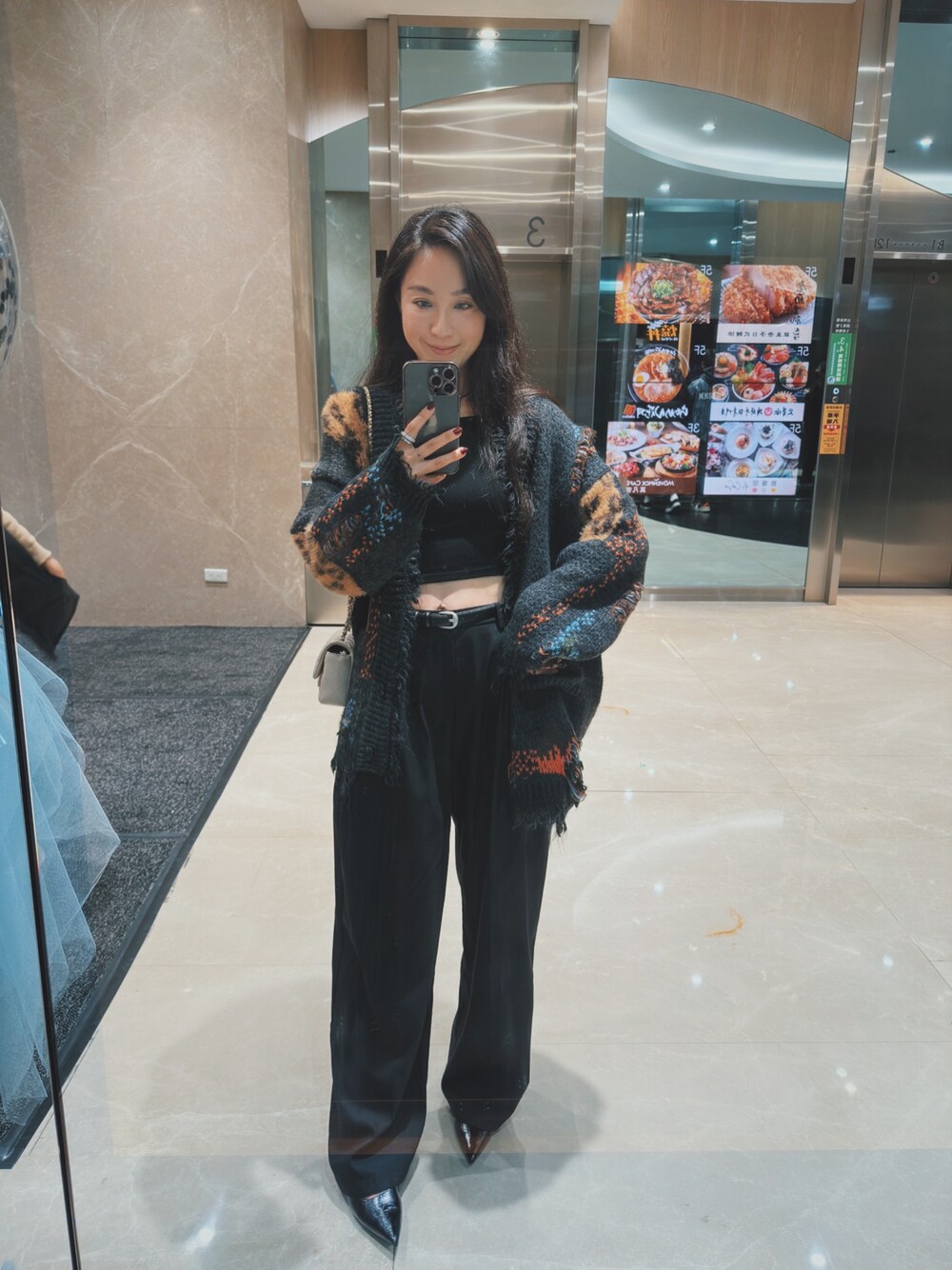 「PAZZOのアイテム（パンツ、ブラック系）」を使った、Moo Lee🇹🇼さん（レディース・160cm）の冬コーディネートの1枚目の写真