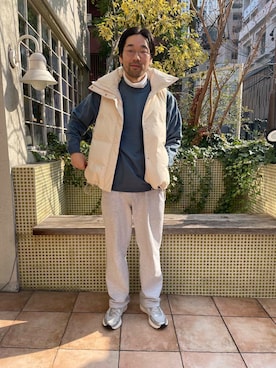 「アイテム（ダウンベスト）」を使った、島林さん（メンズ・178cm）の冬コーディネート