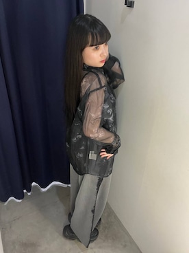 「PAGEBOY（ページボーイ）のスモークフラワーシアーシャツ/アートフラワーシャツ【冷房対策/気温調整にもオススメ】（シャツ/ブラウス、ブラック系）」を使った、ナナさん（レディース・160cm）の夏コーディネート