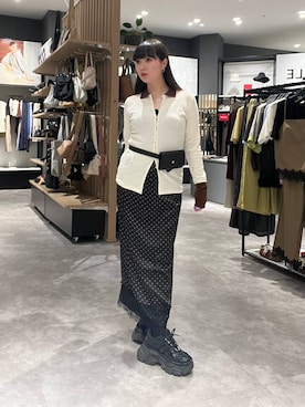 「LAKOLE（ラコレ）のアイテム（スカート）」を使った、ナナさん（レディース・160cm）の秋コーディネート