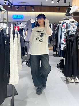 「PAGEBOY（ページボーイ）のカーブラインコクーンデニム【セットアップ対応】（デニムパンツ、ブルー系）」を使った、ナナさん（レディース・160cm）の夏コーディネート