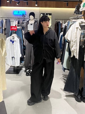 「PBLIM（ページボーイリム）の《UNISEX/AIR QUICK DRY/通気性/吸水速乾/UVカット》エアクイックドライパーカー（パーカー、ブラック系）」を使った、ナナさん（レディース・160cm）の夏コーディネート