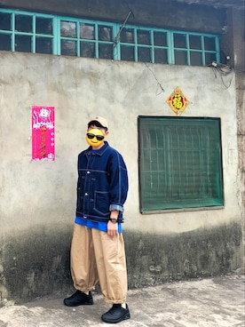 「アイテム（チノパンツ、ゴールド系）」を使った、hongtien🇹🇼さん（メンズ・170cm）の春コーディネート