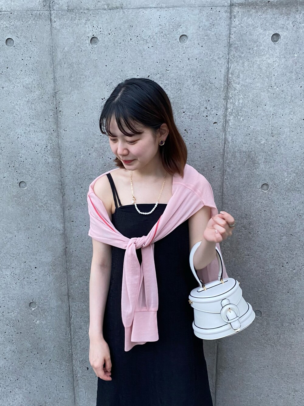 「大人カジュアル、夏コーデ、カラー×コーデ、きれいめカジュアル、たすき掛け、低身長コーデ、CLANE、olu.」｜「Olu.のアイテム（ショルダーバッグ、ホワイト系）」を使った、matsuringodesuさん（レディース・155cm）の夏コーディネートの1枚目の写真