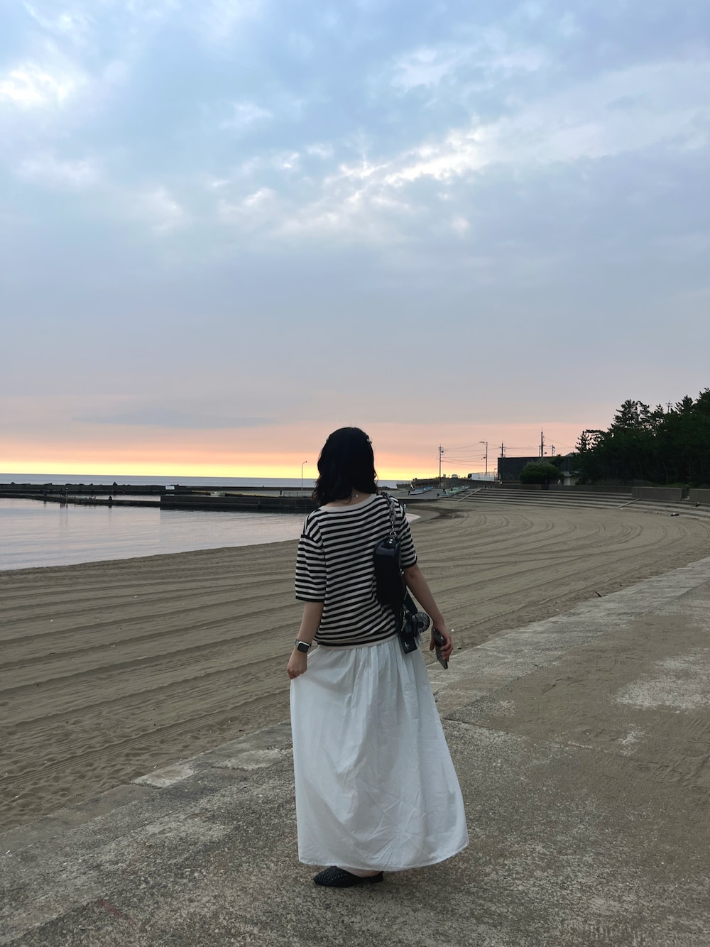 「COACHのアイテム（ハンドバッグ、ブラック系）」を使った、さーちんさん（レディース・160cm）の夏コーディネートの1枚目の写真