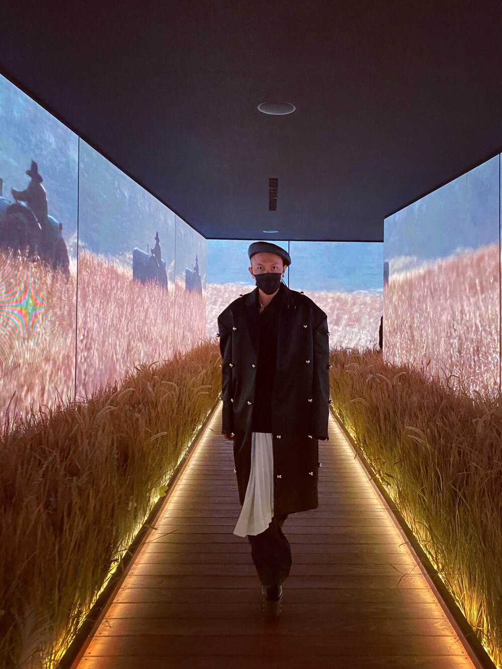 「Diorのアイテム（ハンチング/ベレー帽、ブラック系）」を使った、lytsesebonjourさん（メンズ・173cm）の秋コーディネートの1枚目の写真