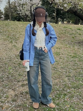 「MOAREのアイテム（シャツ/ブラウス、ブルー系）」を使った、mayaさん（レディース・155cm）の春コーディネート
