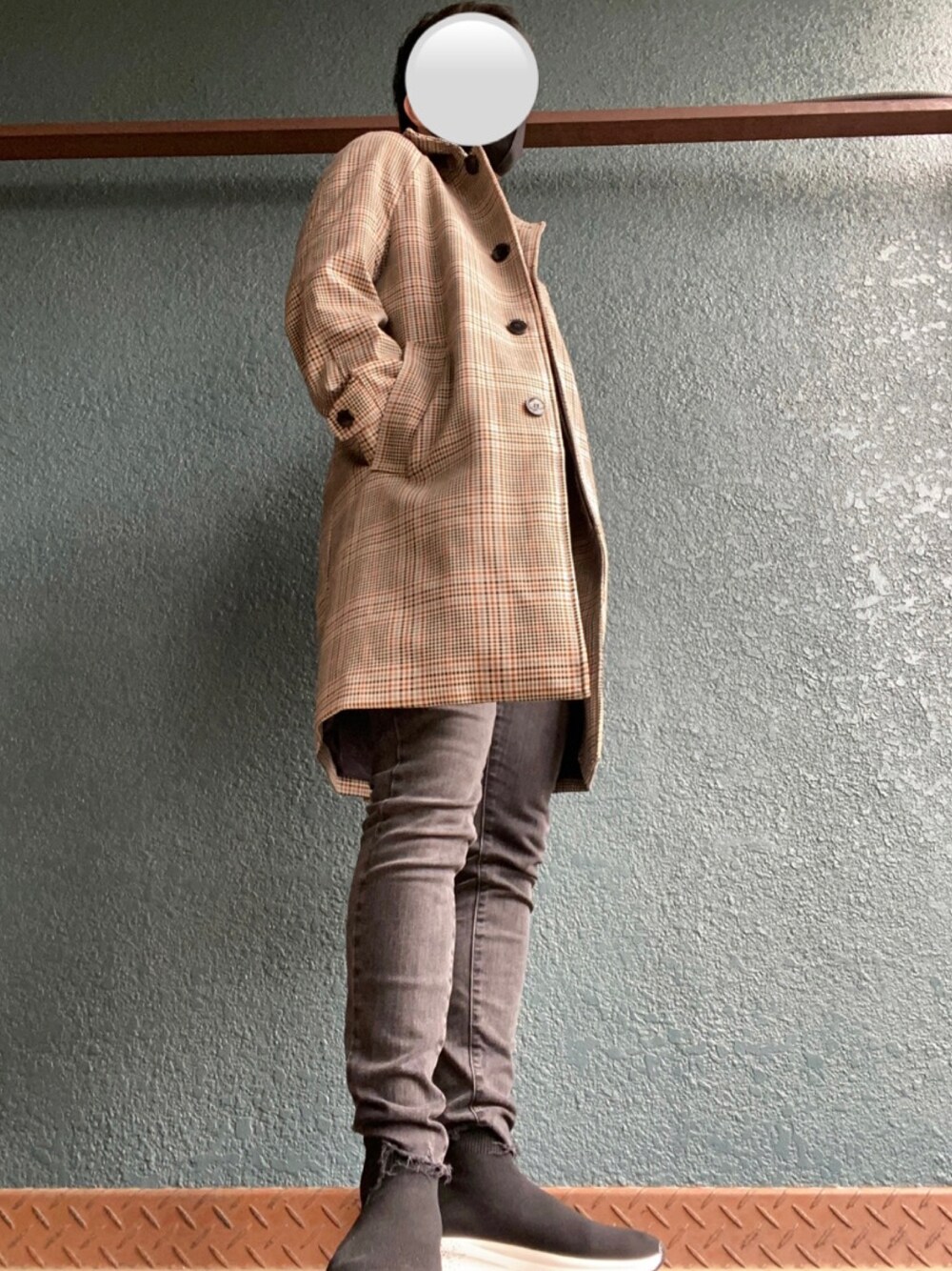 「秋コーデ、チェスターコート、千鳥柄、H&M、ZARA、UNIQLO」｜「H&Mのアイテム（チェスターコート、ベージュ系）」を使った、￥ U K Iさん（メンズ・170cm）の秋コーディネートの1枚目の写真