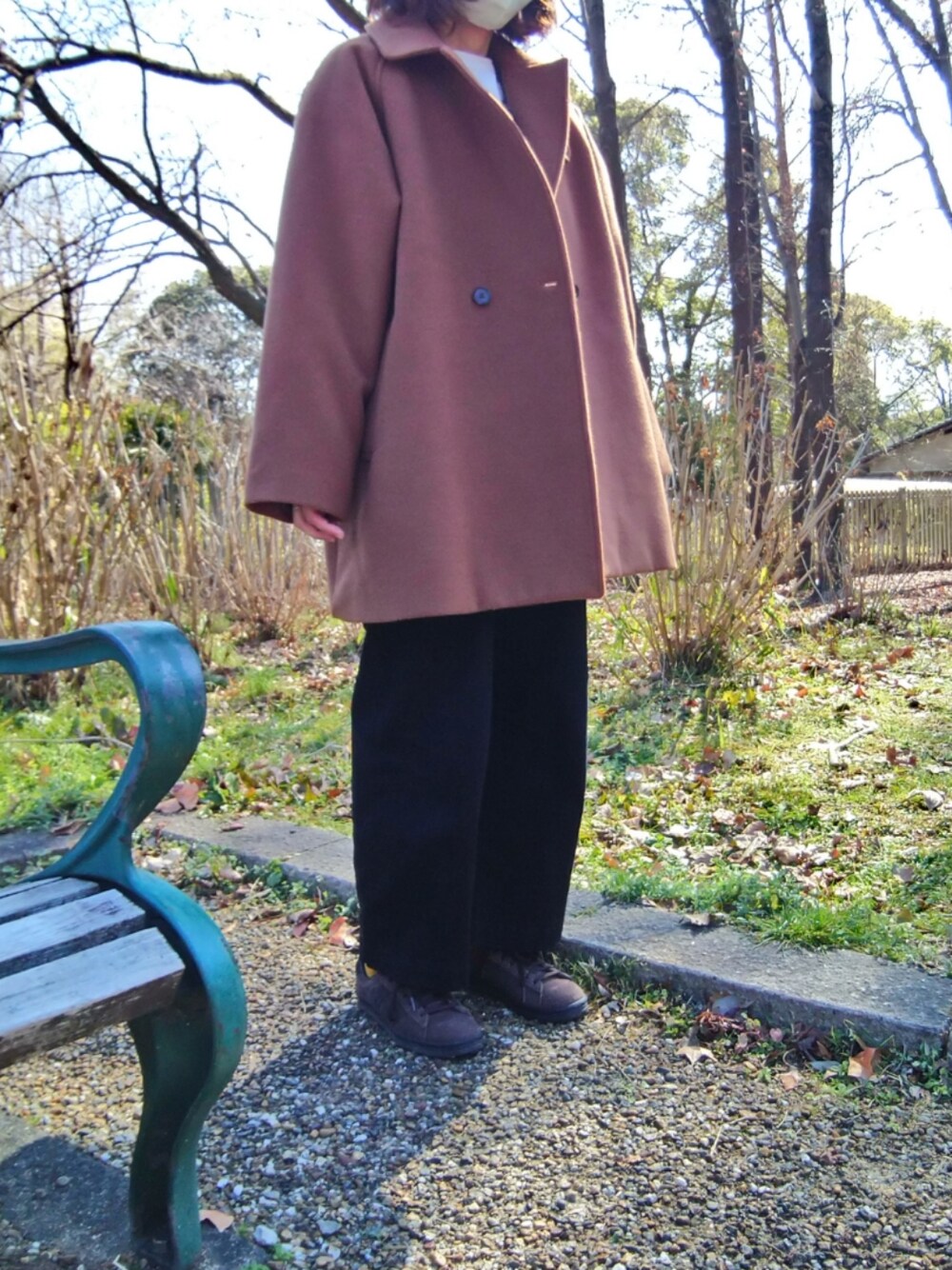 「公園」｜「URBAN RESEARCH DOORSのアイテム（ジャケット/アウター、ブラウン系）」を使った、chienaooさん（レディース・157cm）の冬コーディネートの1枚目の写真