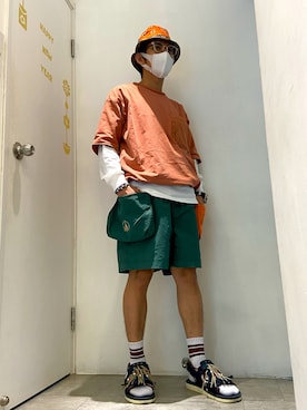 「go slow caravan（ゴースローキャラバン）のアイテム（カーゴパンツ）」を使った、Tom Chanさん（メンズ・165cm）の秋コーディネート