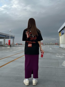 「パープル×黒」｜「アイテム（スカート）」を使った、Runa Nagayaさん（レディース・156cm）の春コーディネート