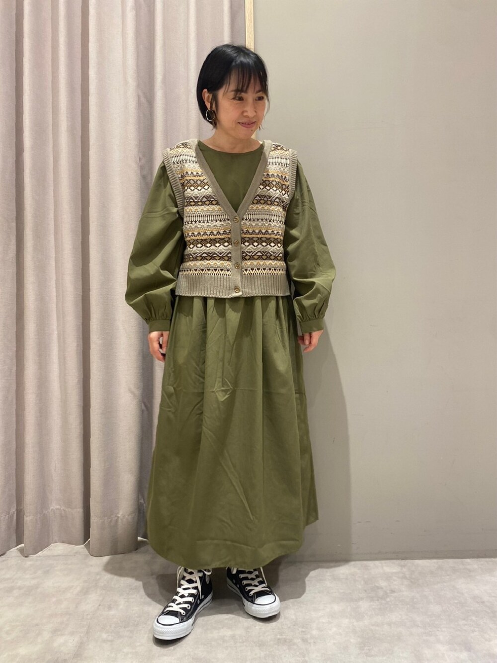 「Melan Cleugeのアイテム（ニット/セーター、グレー系）」を使った、てらさん（レディース・153cm）の秋コーディネートの1枚目の写真