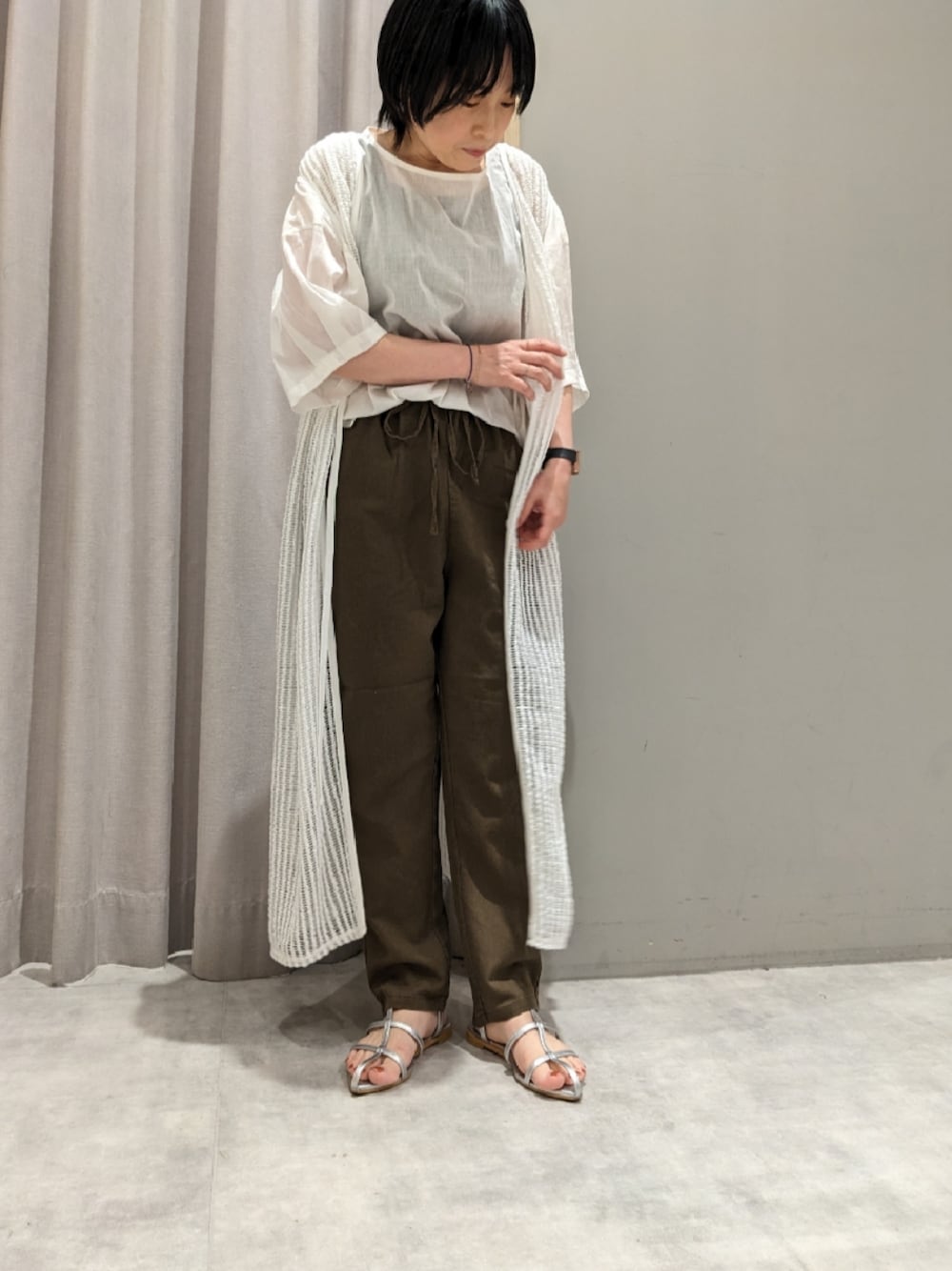 「Melan Cleugeのアイテム（ベスト、ホワイト系）」を使った、てらさん（レディース・153cm）の夏コーディネートの1枚目の写真