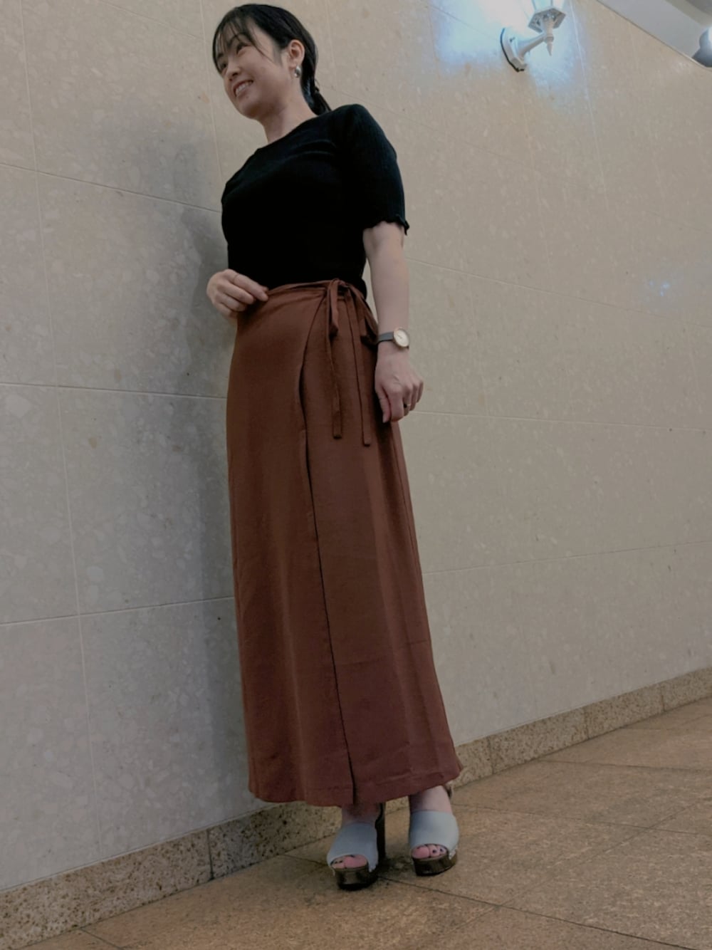 「きれいめカジュアル、今日のコーデ、低身長、ロングスカート、MelanCleuge」｜「Melan Cleugeのアイテム（Tシャツ/カットソー、ブラック系）」を使った、てらさん（レディース・153cm）の夏コーディネートの1枚目の写真