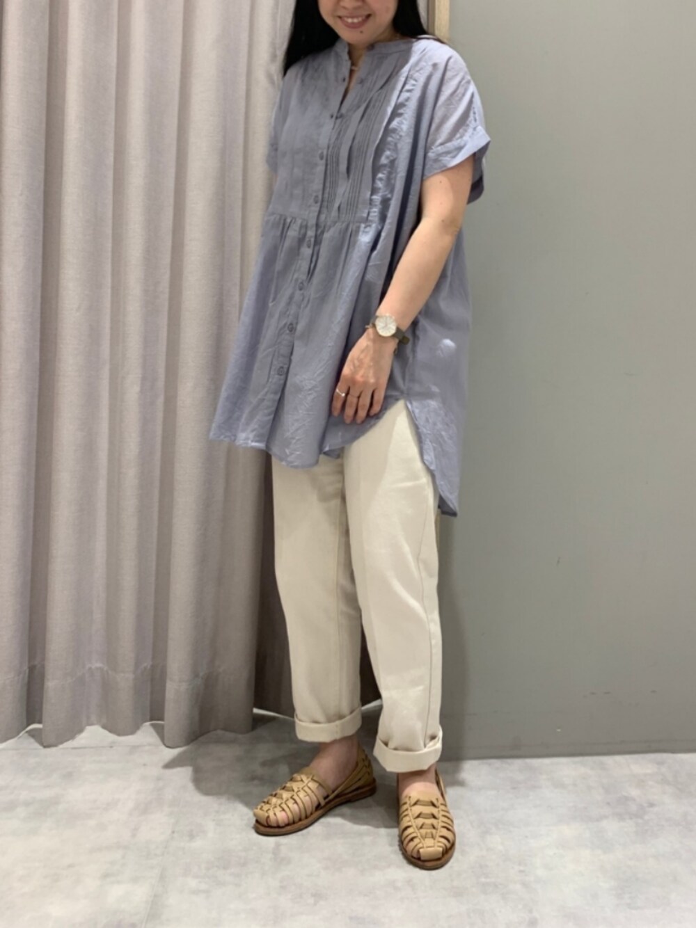 「大人カジュアル、きれいめカジュアル、低身長、大人かわいい、パンツスタイル、ラクチンコーデ、ママファッション、MelanCleuge」｜「Melan Cleugeのアイテム（シャツ/ブラウス、ブルー系）」を使った、てらさん（レディース・153cm）の夏コーディネートの1枚目の写真