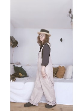 「ベージュ×ブラック」｜「アイテム（オールインワン・サロペット）」を使った、iroas31さん（レディース・153cm）の春コーディネート
