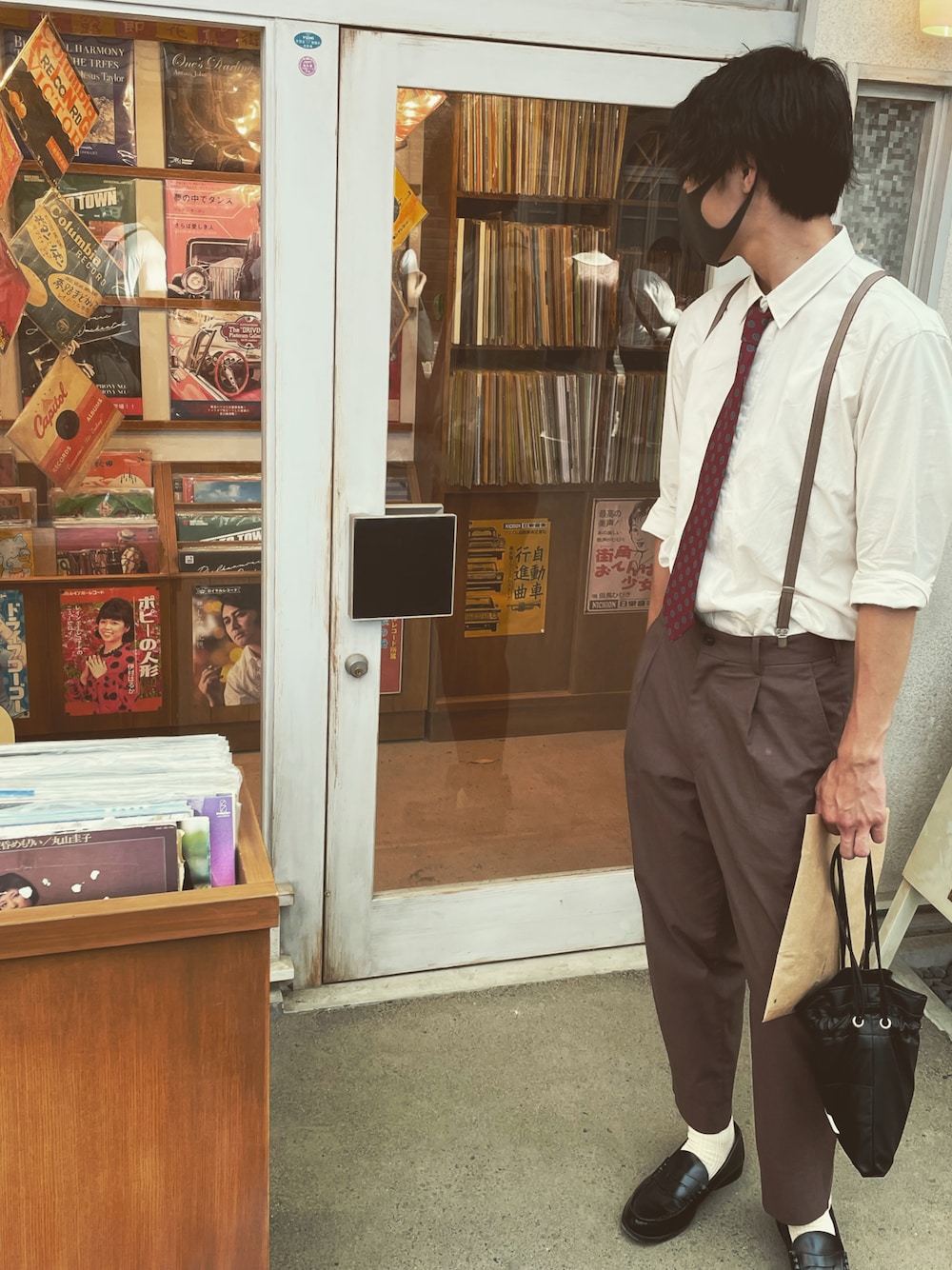 「夏の和物語、昭和レトロ、大人カジュアル、キレイめ、サスペンダー、ユニクロ、ユニクロコーデ、プチプラ、西武園ゆうえんち、スラックス」｜「UNIQLOのアイテム（スラックス、ブラウン系）」を使った、キツネさん（メンズ・180cm）の夏コーディネートの1枚目の写真